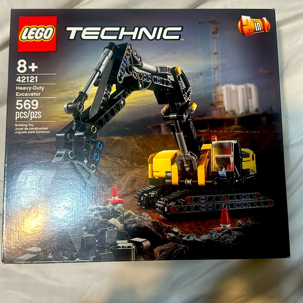 Lego Technic Excavator **BRAND NEW UNOPENED** originally 39.99 selling for 28$!!